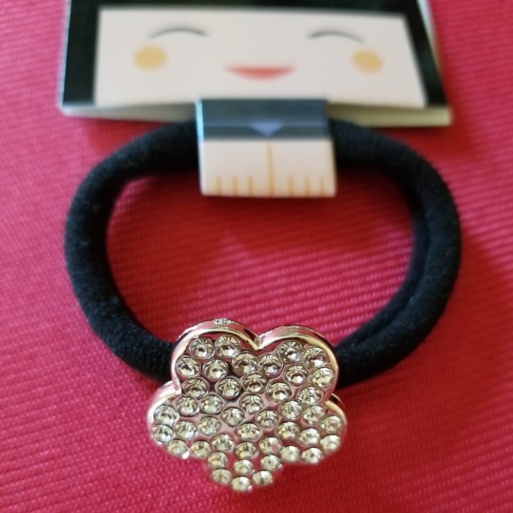 Fashion hair accessories.